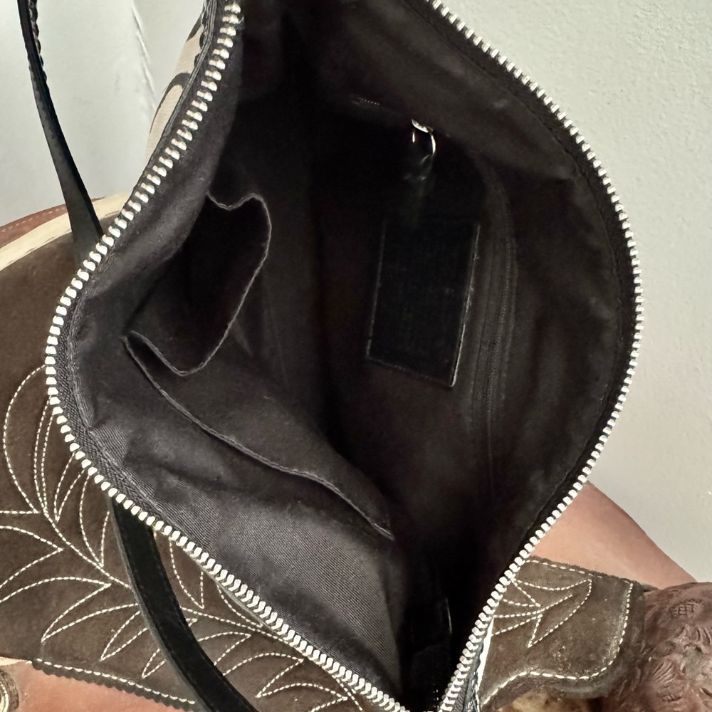 NWOT Coach Black Grey Signature C Canvas Stripe Shoulder Bag F13674 - Picture 4 of 5